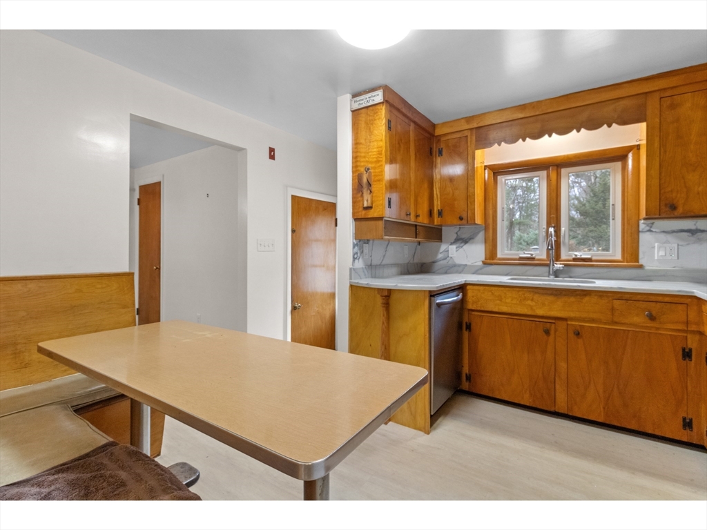 32 Rathbun Road Natick, MA 01760 - Photo 11 of 18