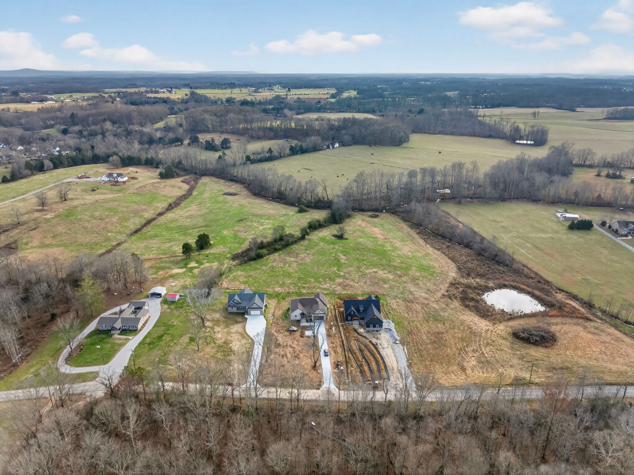 6572 Thomas Twin Oaks Road Baxter, TN 38544 - Photo 29 of 30 an aerial view of residential houses with outdoor space