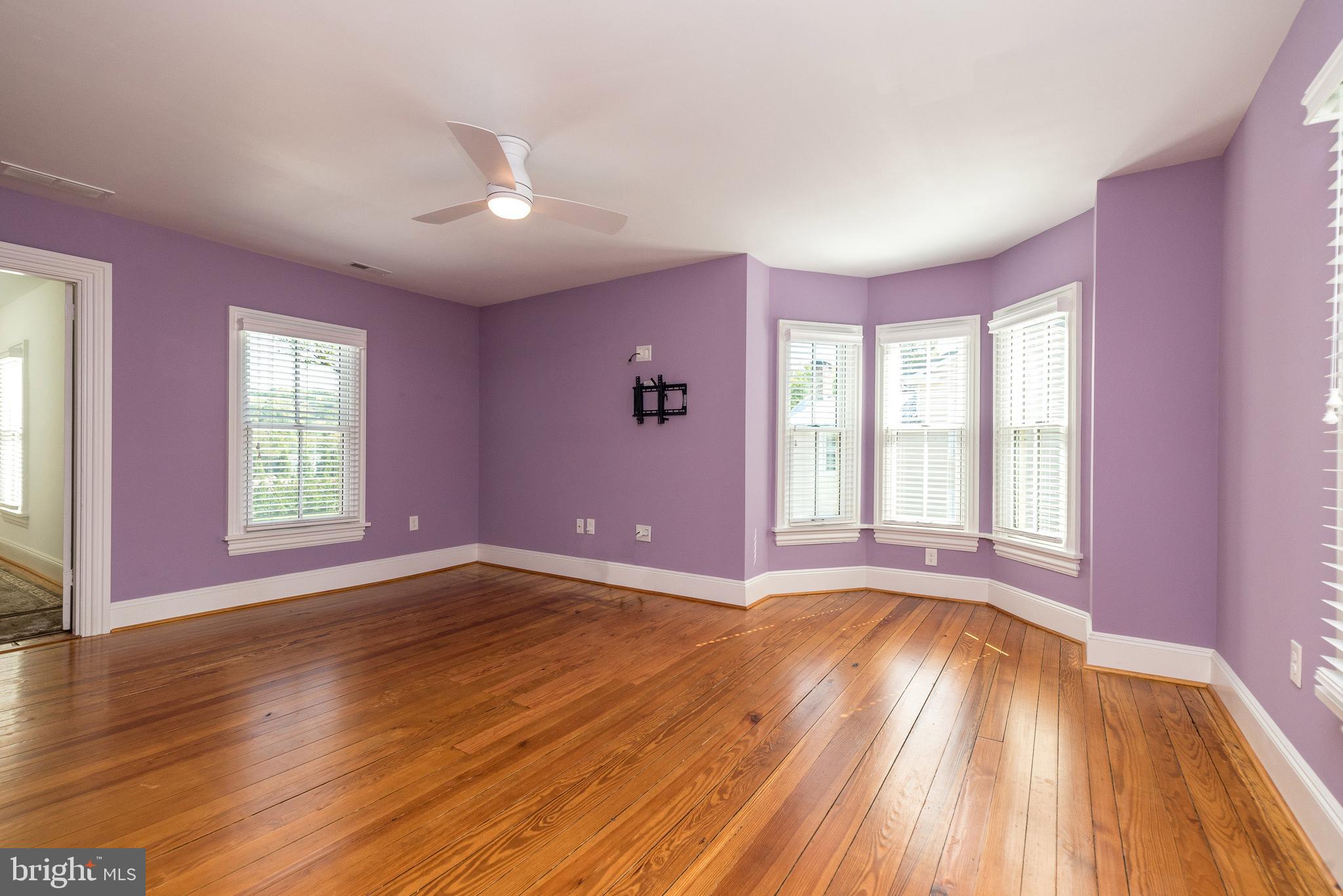 36 River Road Pipersville, PA 18947 - Photo 18 of 45 Primart Bedroom with Bay Windows