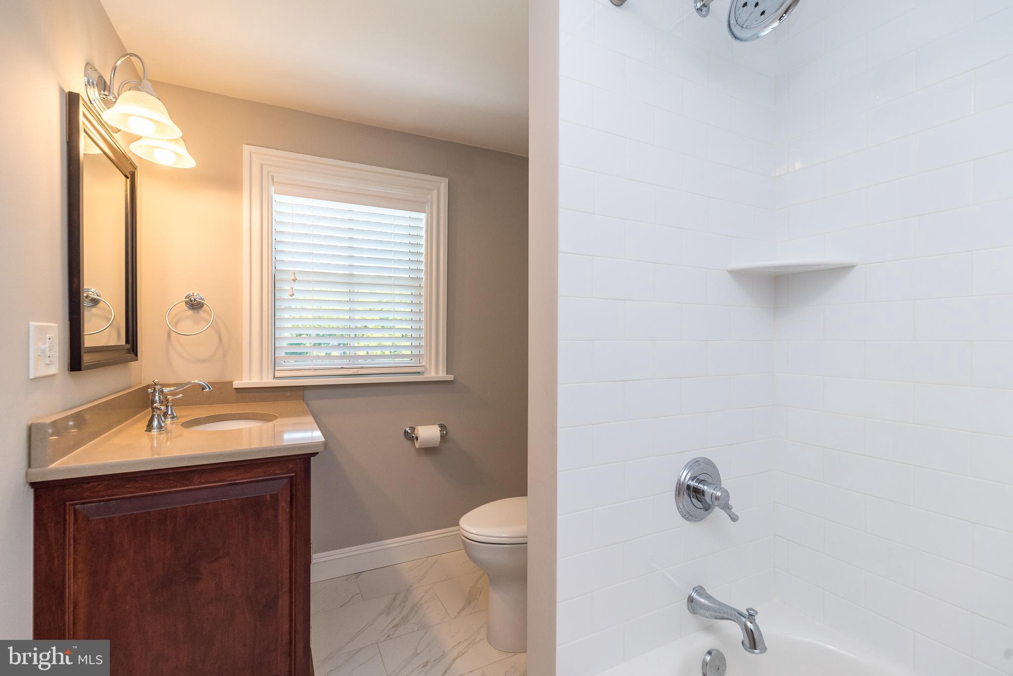 36 River Road Pipersville, PA 18947 - Photo 30 of 45 Second bath with tub/shower combination