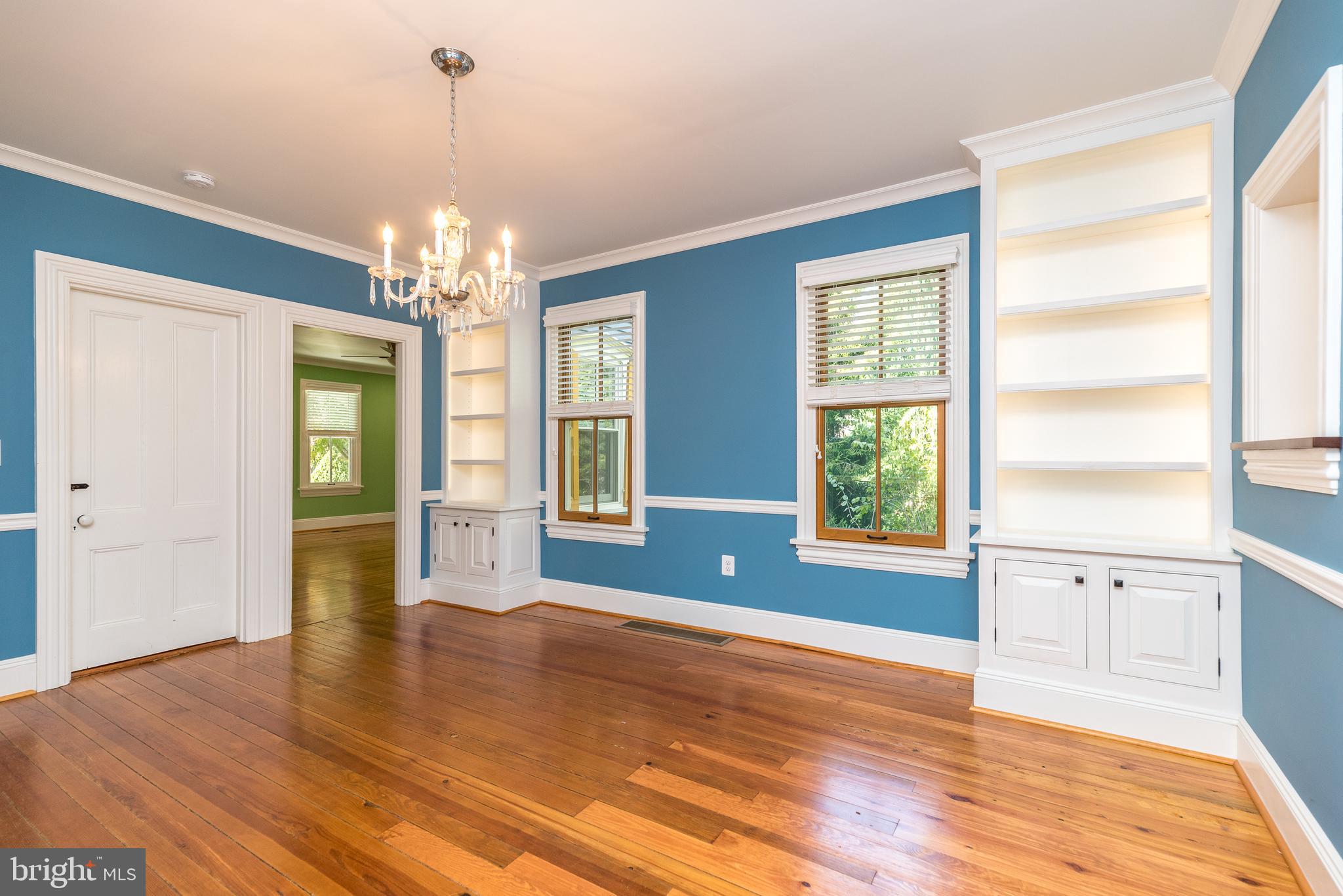 36 River Road Pipersville, PA 18947 - Photo 6 of 45 Dining room with Lighted Built-ins