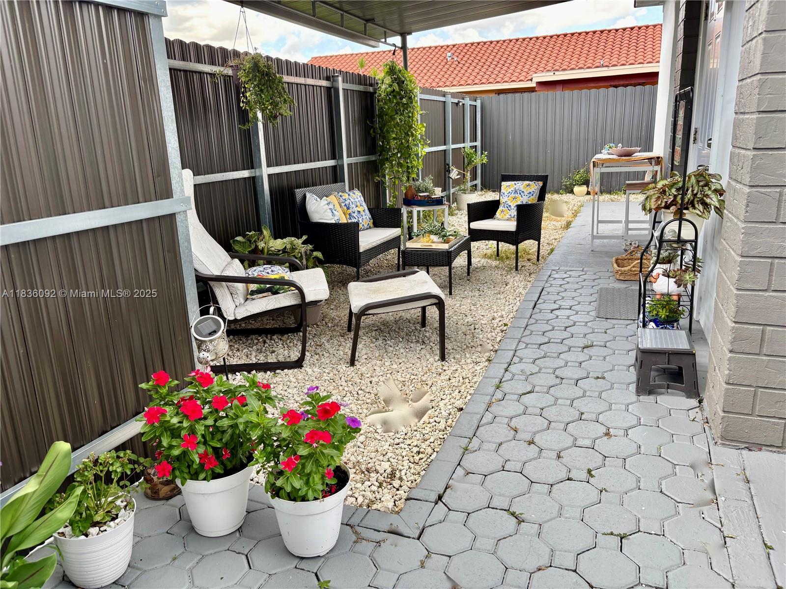 3320 Southwest 139th Avenue Miami, FL 33175 - Photo 21 of 23 a outdoor living with furniture