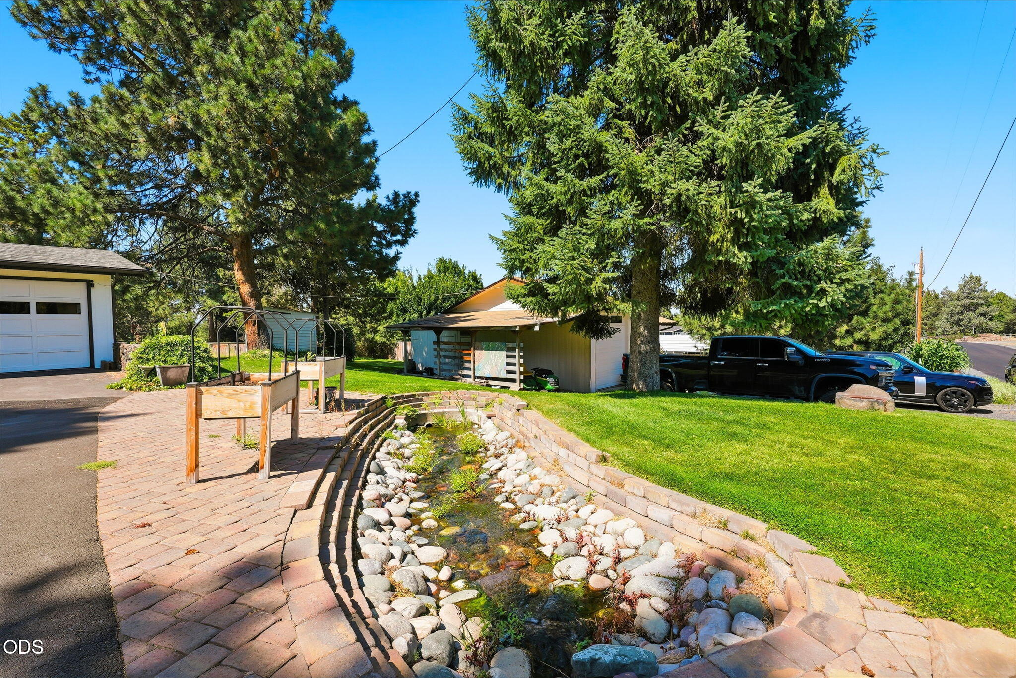 63825 Scenic Drive Bend, OR 97703 - Photo 5 of 65 Gallery Image 5