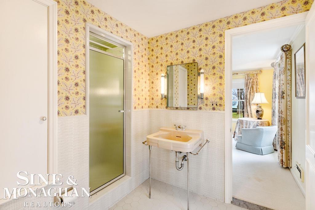 681 Lake Shore Road Grosse Pointe, MI 48236 - Photo 42 of 75 50114891-41.JPG