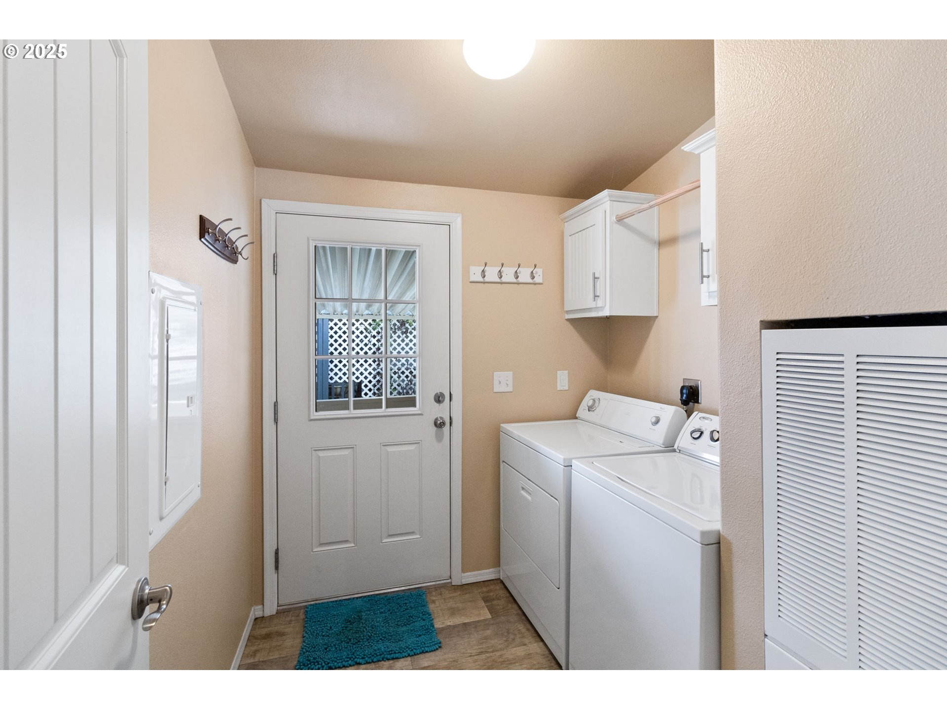 1400 Candlelight Drive, Unit 232 Eugene, OR 97402 - Photo 13 of 28 Laundry