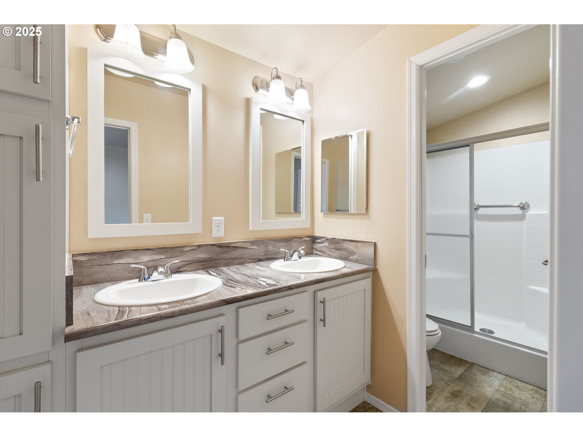 1400 Candlelight Drive, Unit 232 Eugene, OR 97402 - Photo 17 of 28 Primary Bedroom