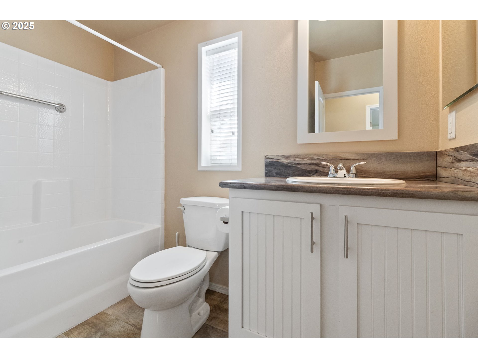 1400 Candlelight Drive, Unit 232 Eugene, OR 97402 - Photo 19 of 28 Bathroom