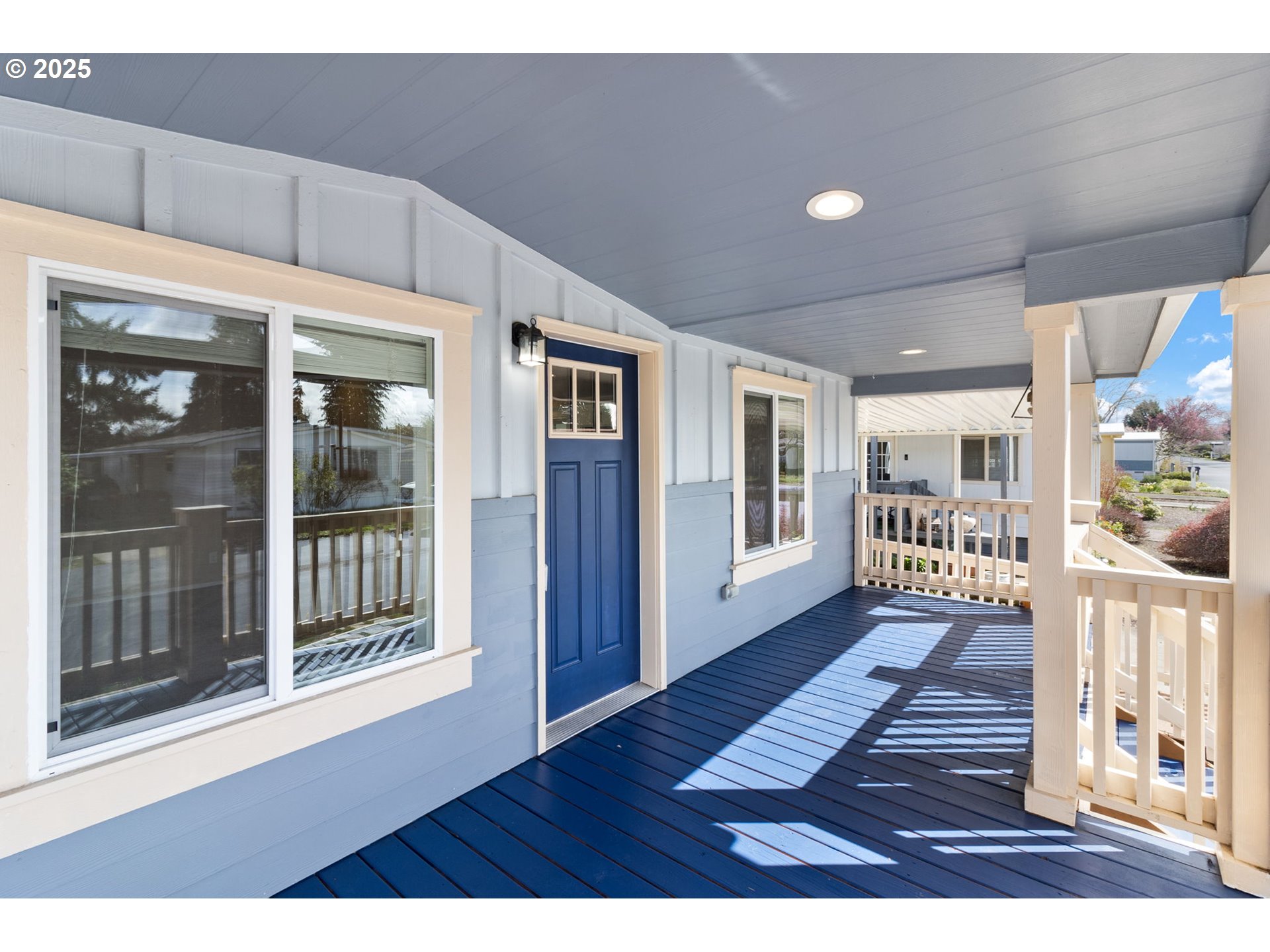 1400 Candlelight Drive, Unit 232 Eugene, OR 97402 - Photo 20 of 28 Covered Porch