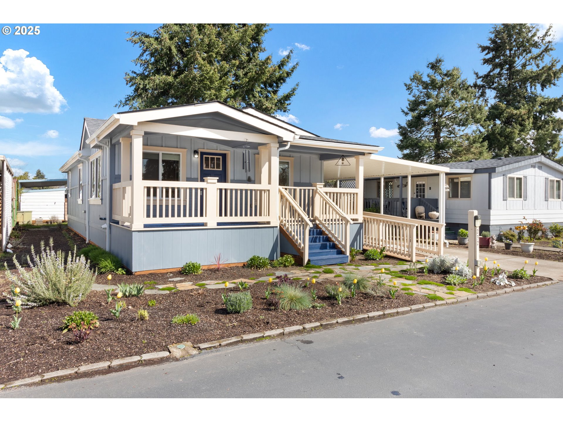 1400 Candlelight Drive, Unit 232 Eugene, OR 97402 - Photo 2 of 28 Front Yard