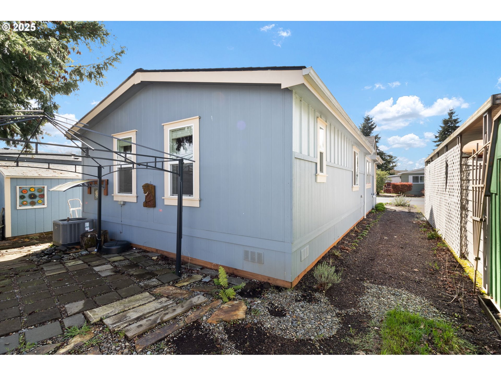 1400 Candlelight Drive, Unit 232 Eugene, OR 97402 - Photo 27 of 28 Exterior