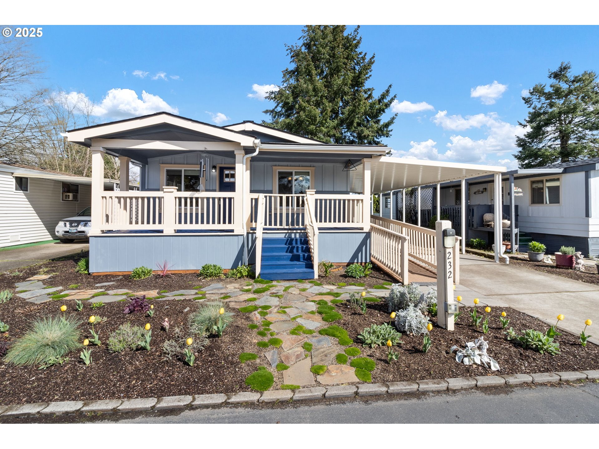 1400 Candlelight Drive, Unit 232 Eugene, OR 97402 - Photo 3 of 28 Front Yard