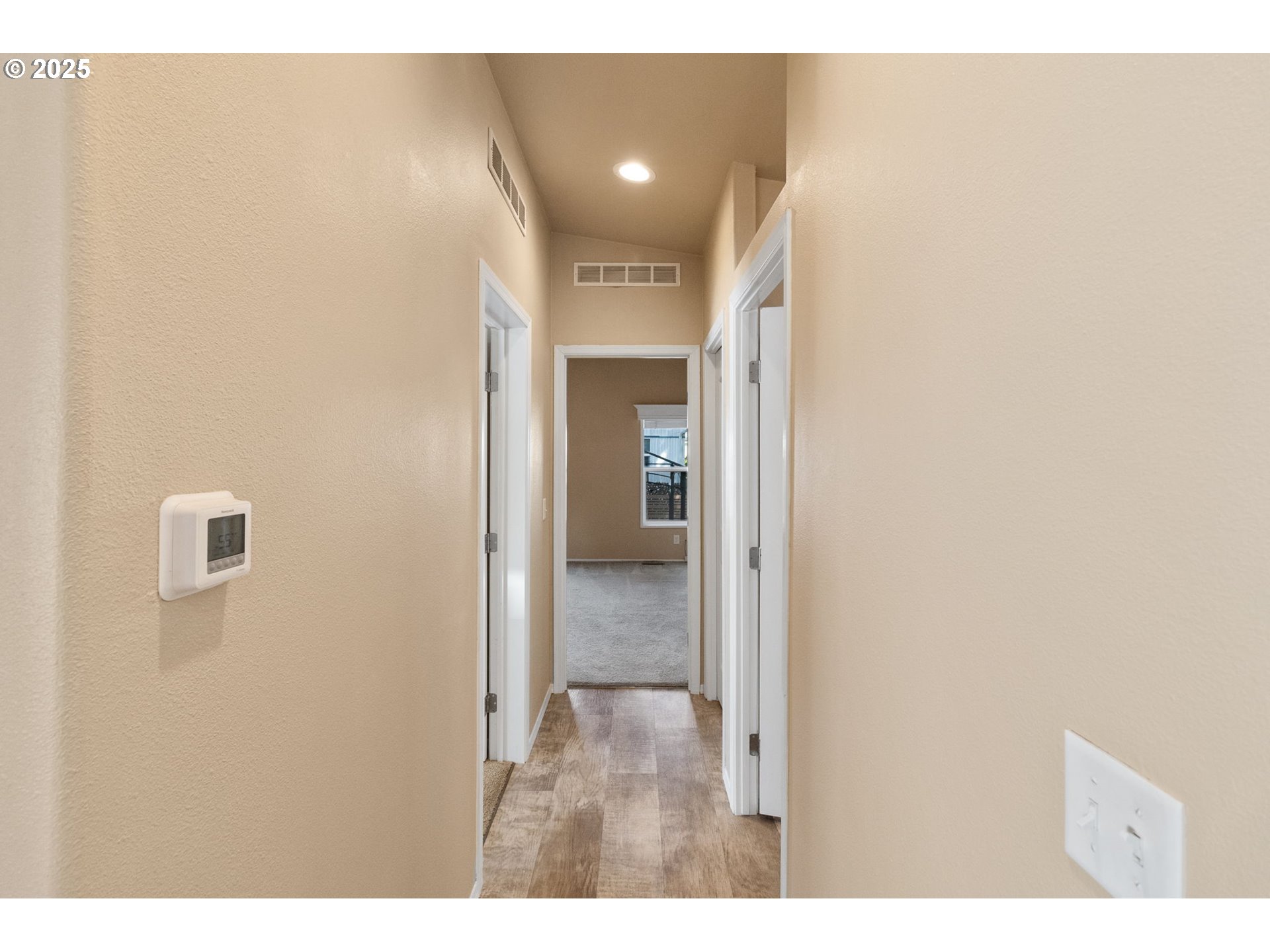 1400 Candlelight Drive, Unit 232 Eugene, OR 97402 - Photo 9 of 28 Hallway
