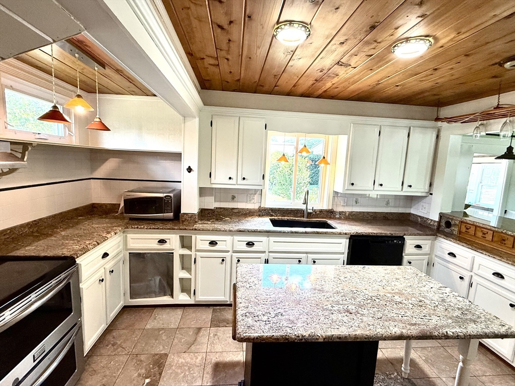 5 Washington Street Monson, MA 01057 - Photo 8 of 41