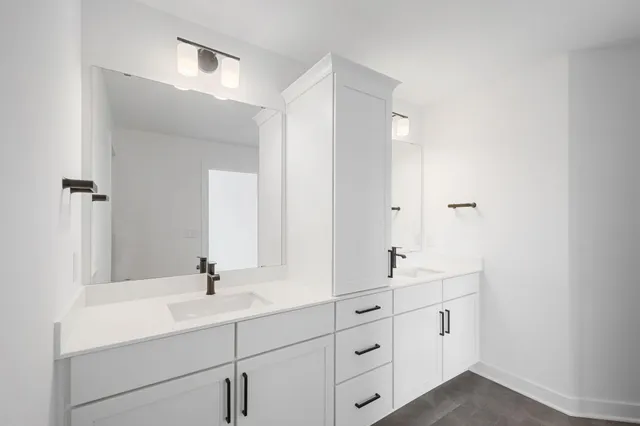 $825,000 | 1277 Bispen Street, Houlton, WI 54082