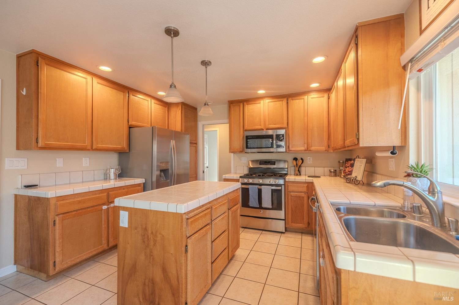 824 Breeze Way Santa Rosa, CA 95404 - Photo 11 of 31