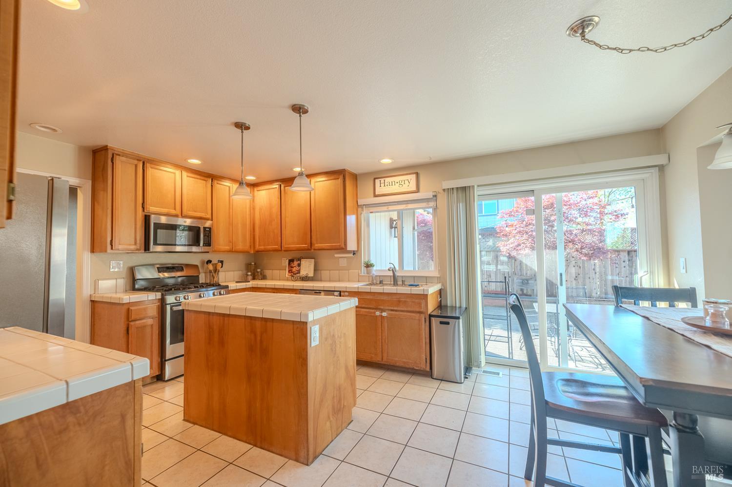 824 Breeze Way Santa Rosa, CA 95404 - Photo 8 of 31