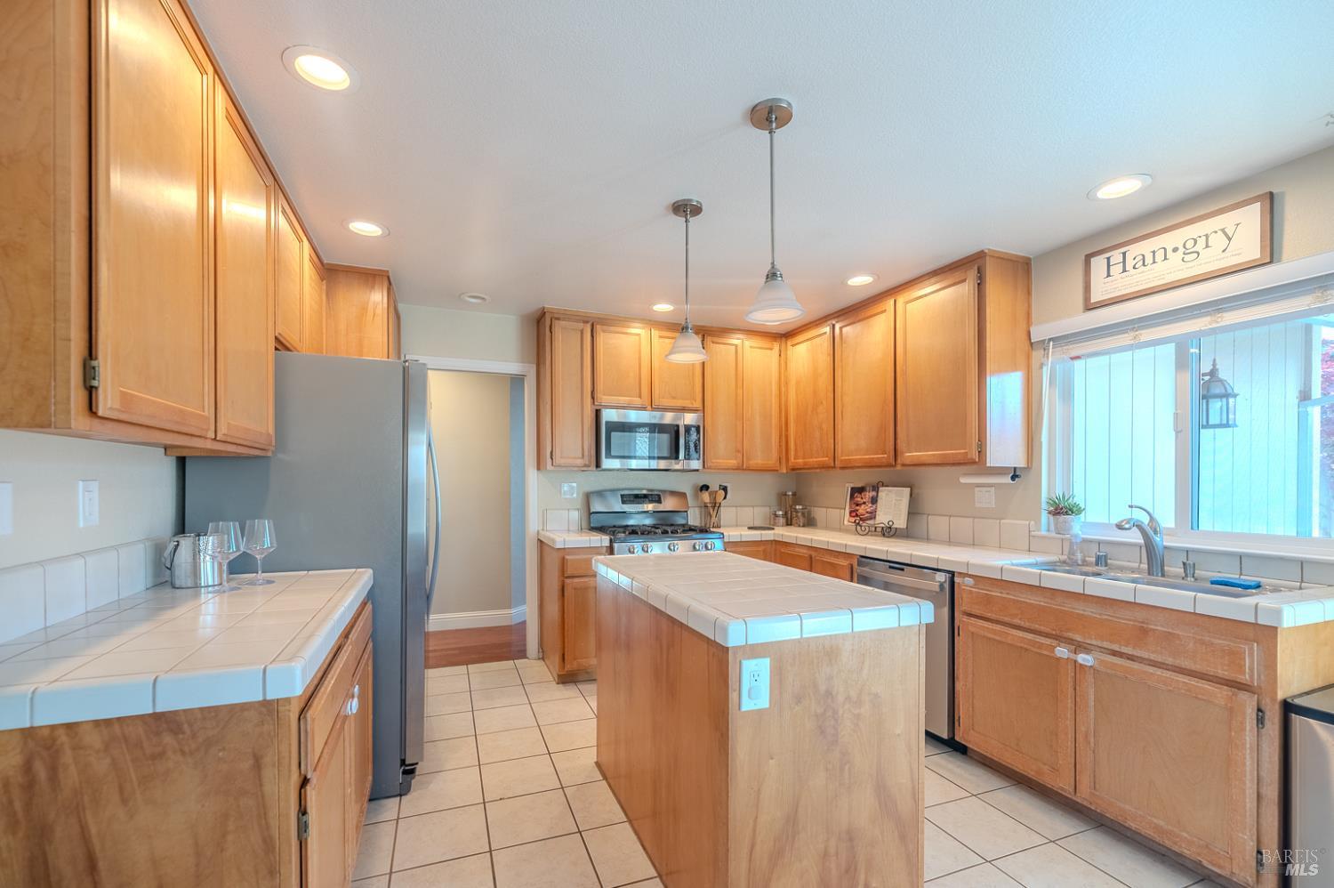 824 Breeze Way Santa Rosa, CA 95404 - Photo 9 of 31