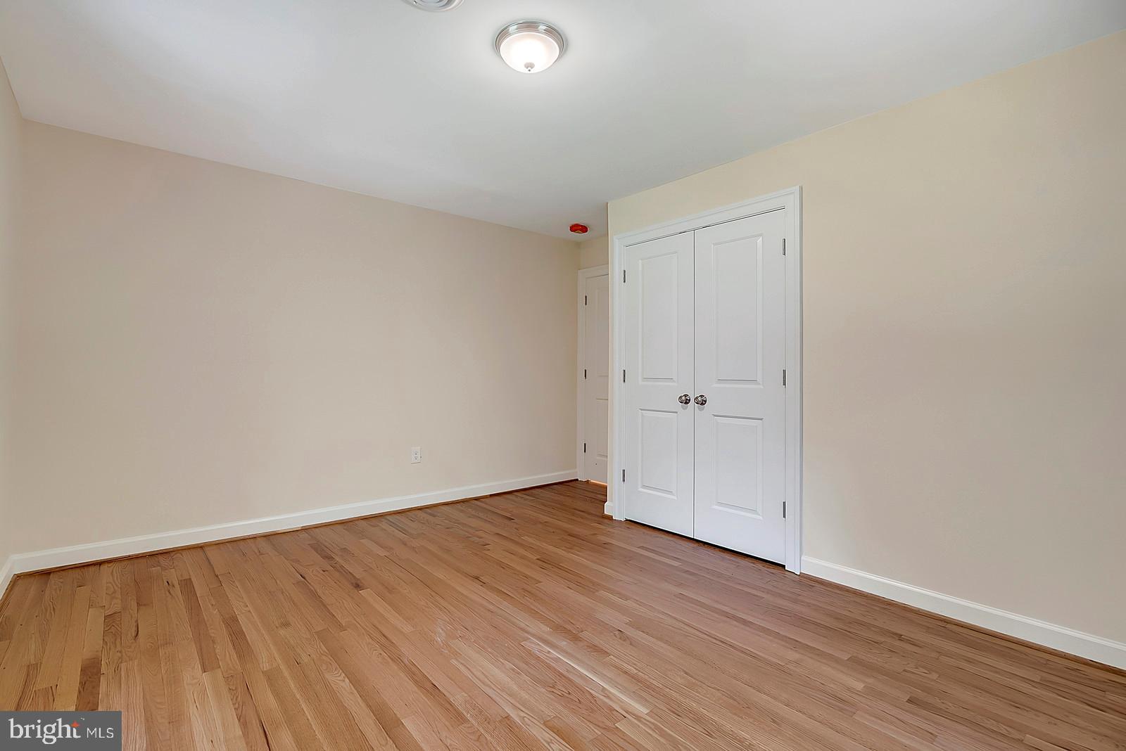 7699 Kennedy Road Nokesville, VA 20181 - Photo 13 of 40 Large Master bedroom
