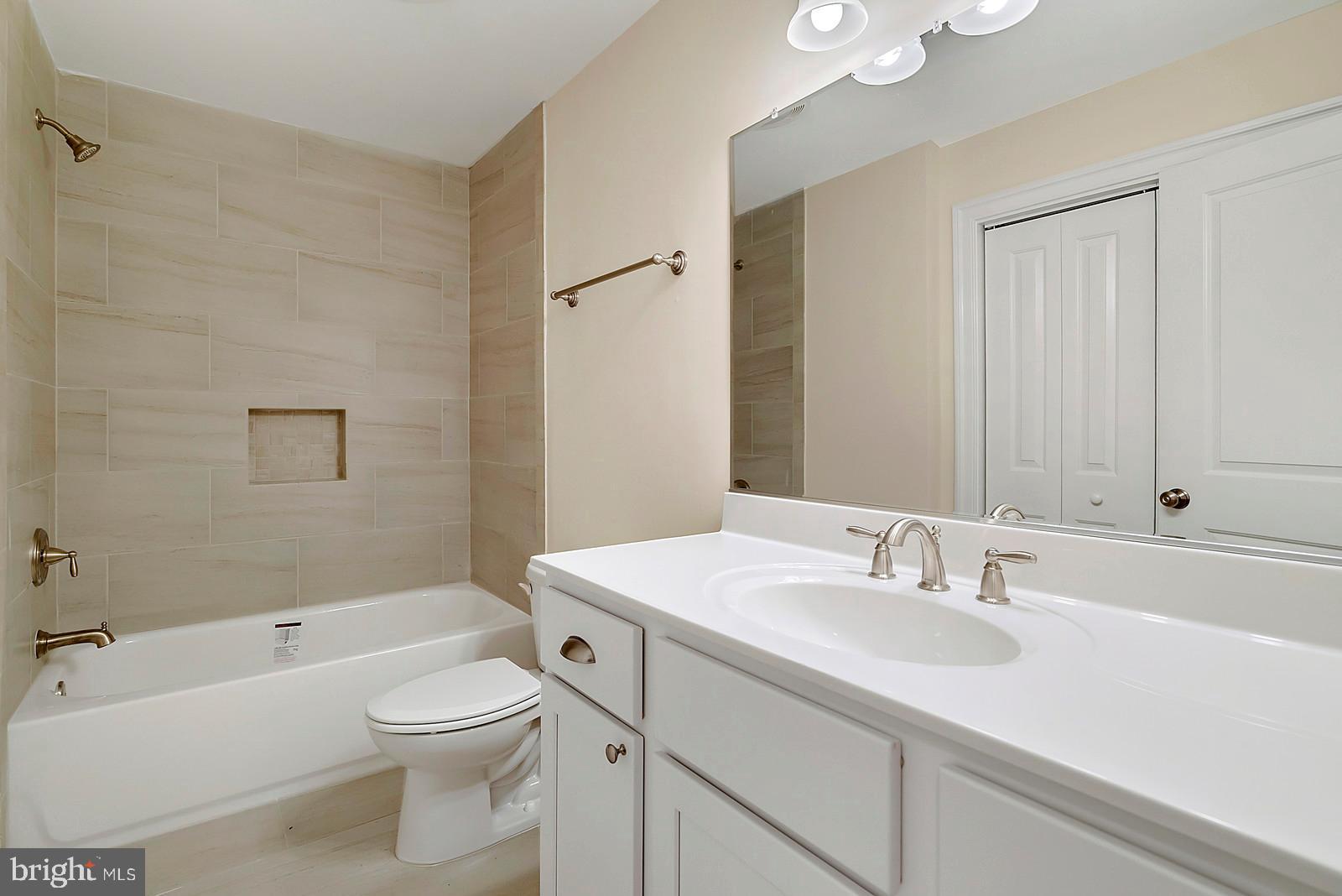 7699 Kennedy Road Nokesville, VA 20181 - Photo 16 of 40 Master Bath w/ new tile, large vanity