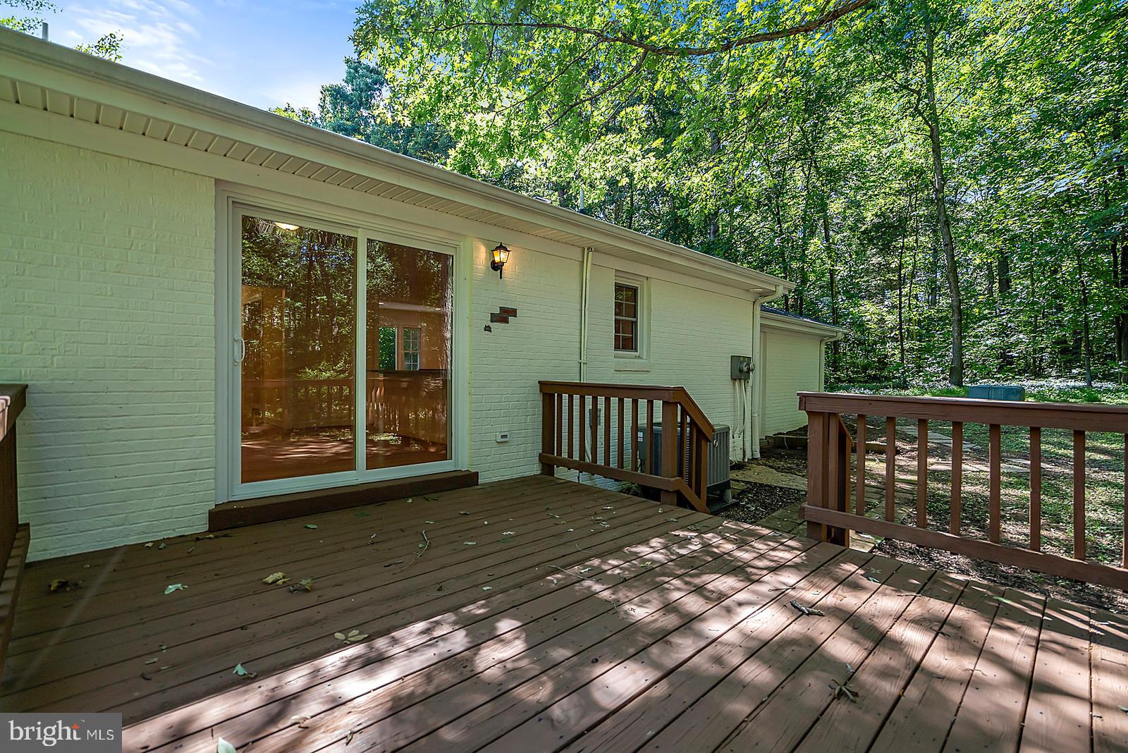 7699 Kennedy Road Nokesville, VA 20181 - Photo 38 of 40 Large Rear Deck