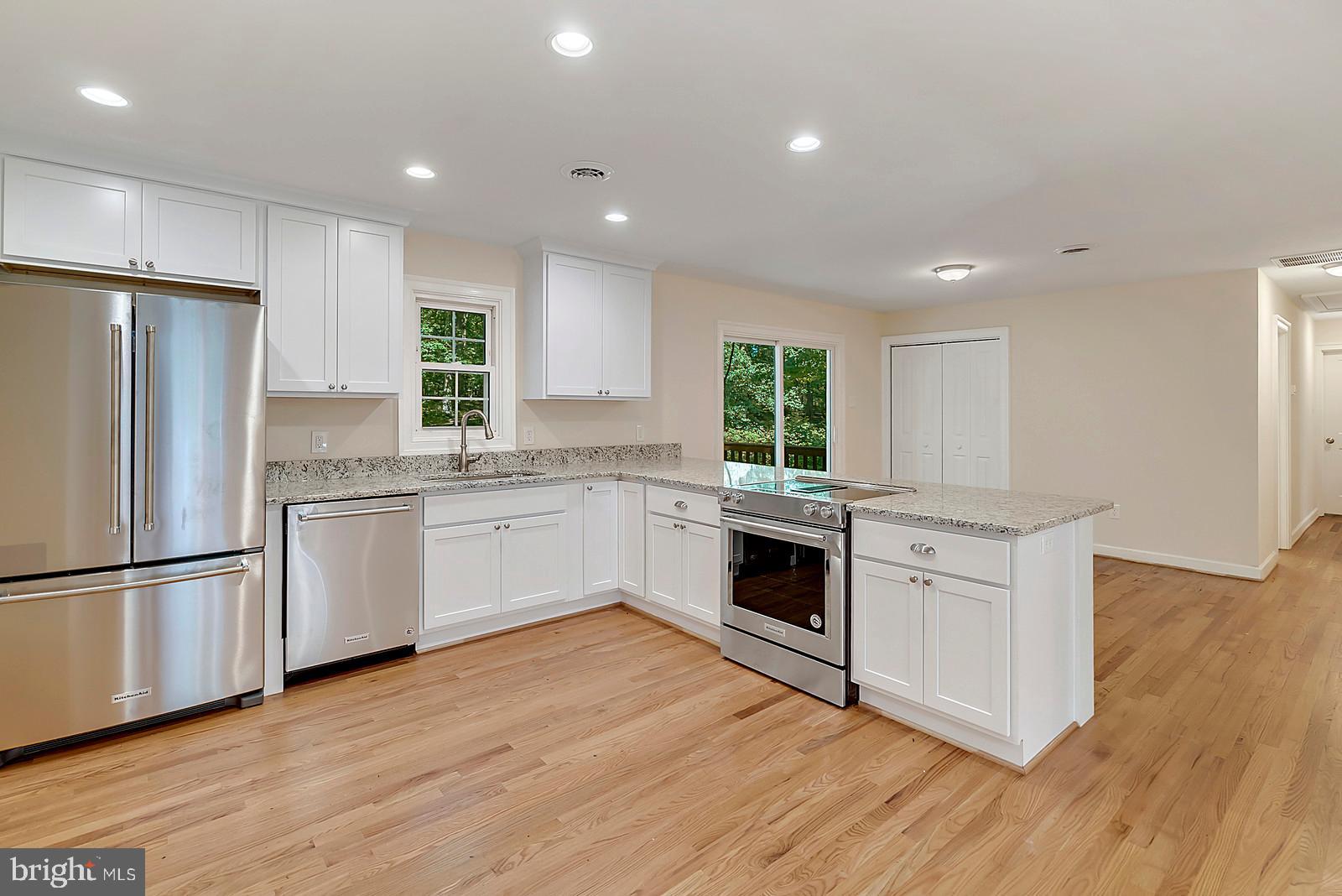 7699 Kennedy Road Nokesville, VA 20181 - Photo 6 of 40 Gourmet kitchen with stainless appliances