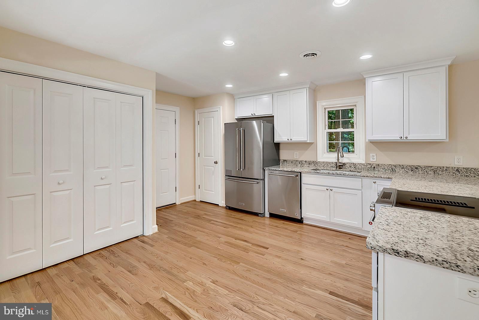 7699 Kennedy Road Nokesville, VA 20181 - Photo 8 of 40 Gourmet Kitchen with Granite Countertops