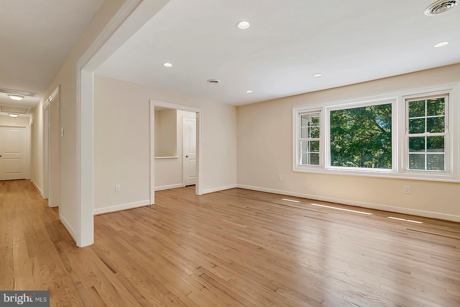 7699 Kennedy Road Nokesville, VA 20181 - Photo 9 of 40 View of Living Room from Kitchen