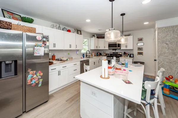 $3,495 | 2045 Lake Avenue, Charleston, SC 29414
