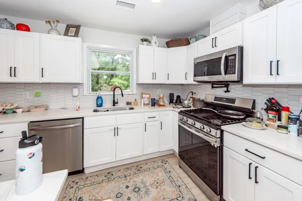 $3,495 | 2045 Lake Avenue, Charleston, SC 29414