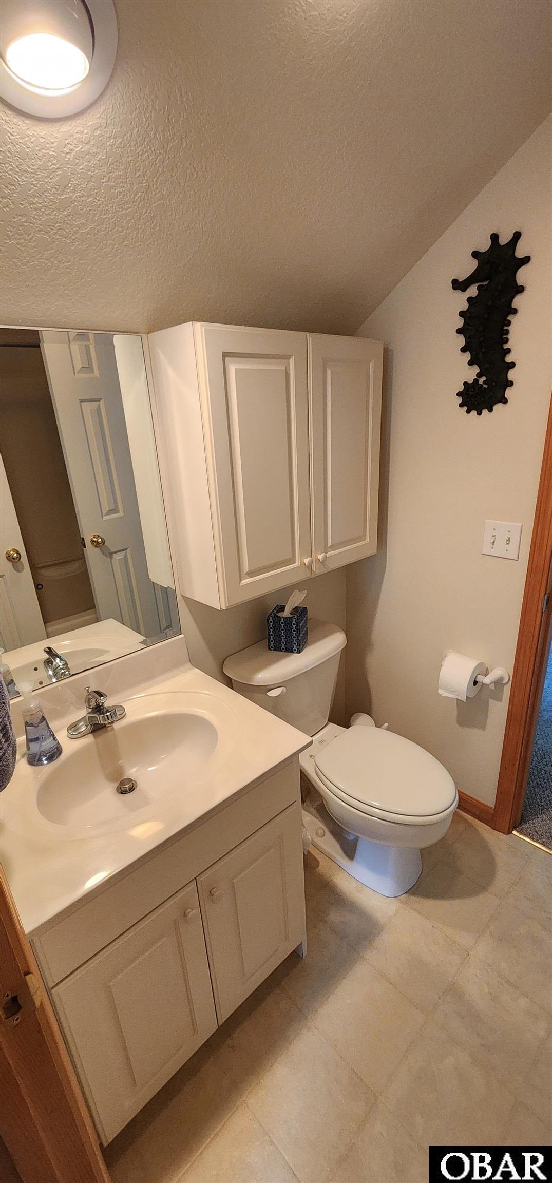 303 Ridgeview Way, Unit 23 Nags Head, NC 27959 - Photo 26 of 50 Top Floor Jack and Jill Bath