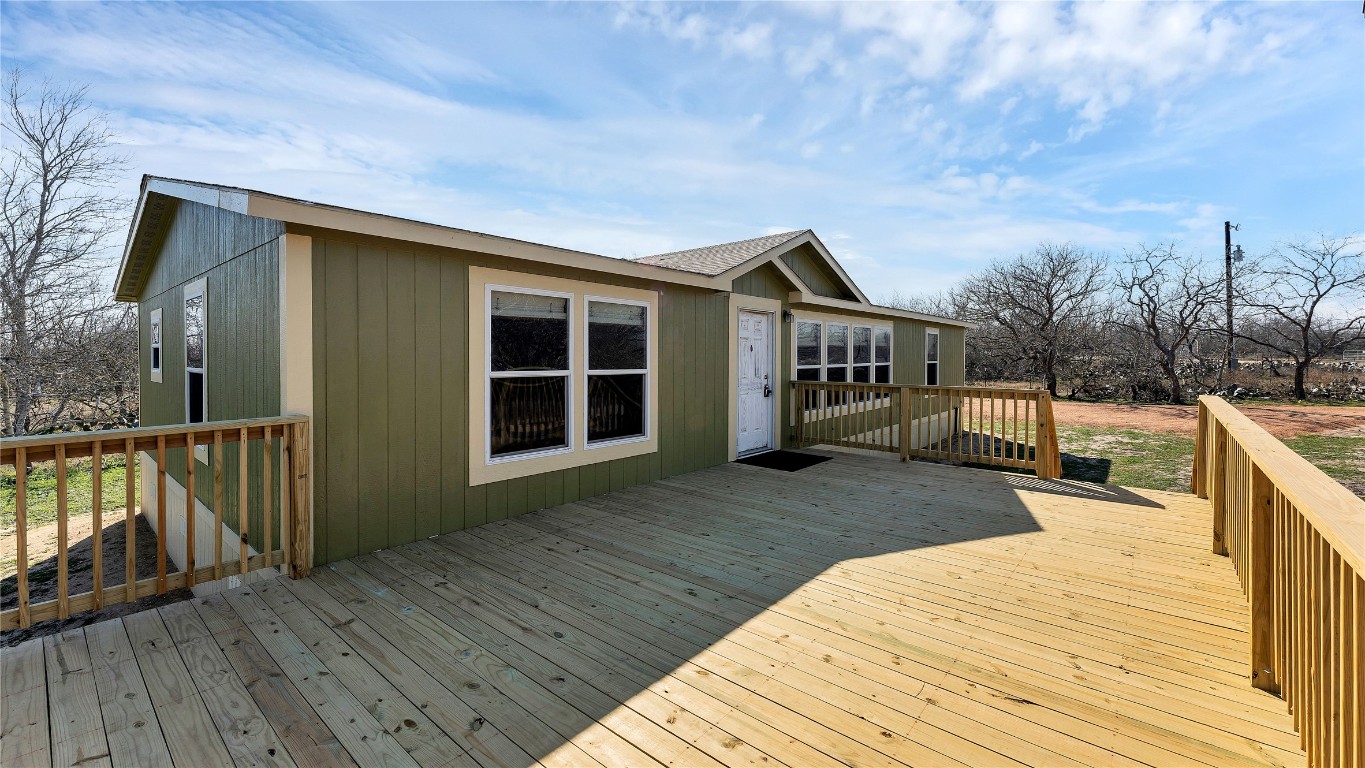 154 Cowboy Road Gonzales, TX 78629 - Photo 3 of 39