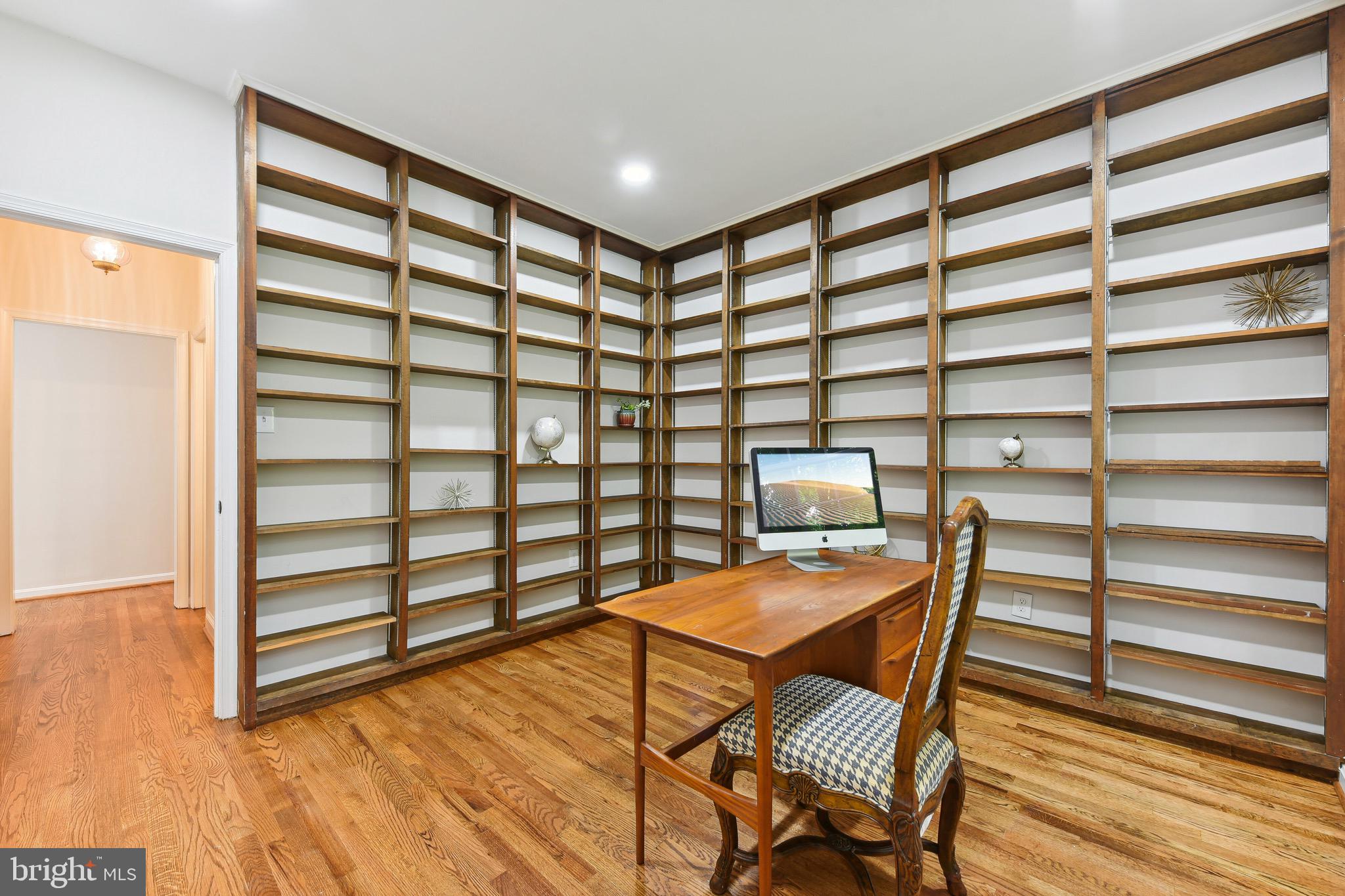 6645 McLean Drive McLean, VA 22101 - Photo 11 of 37 Main Level Office