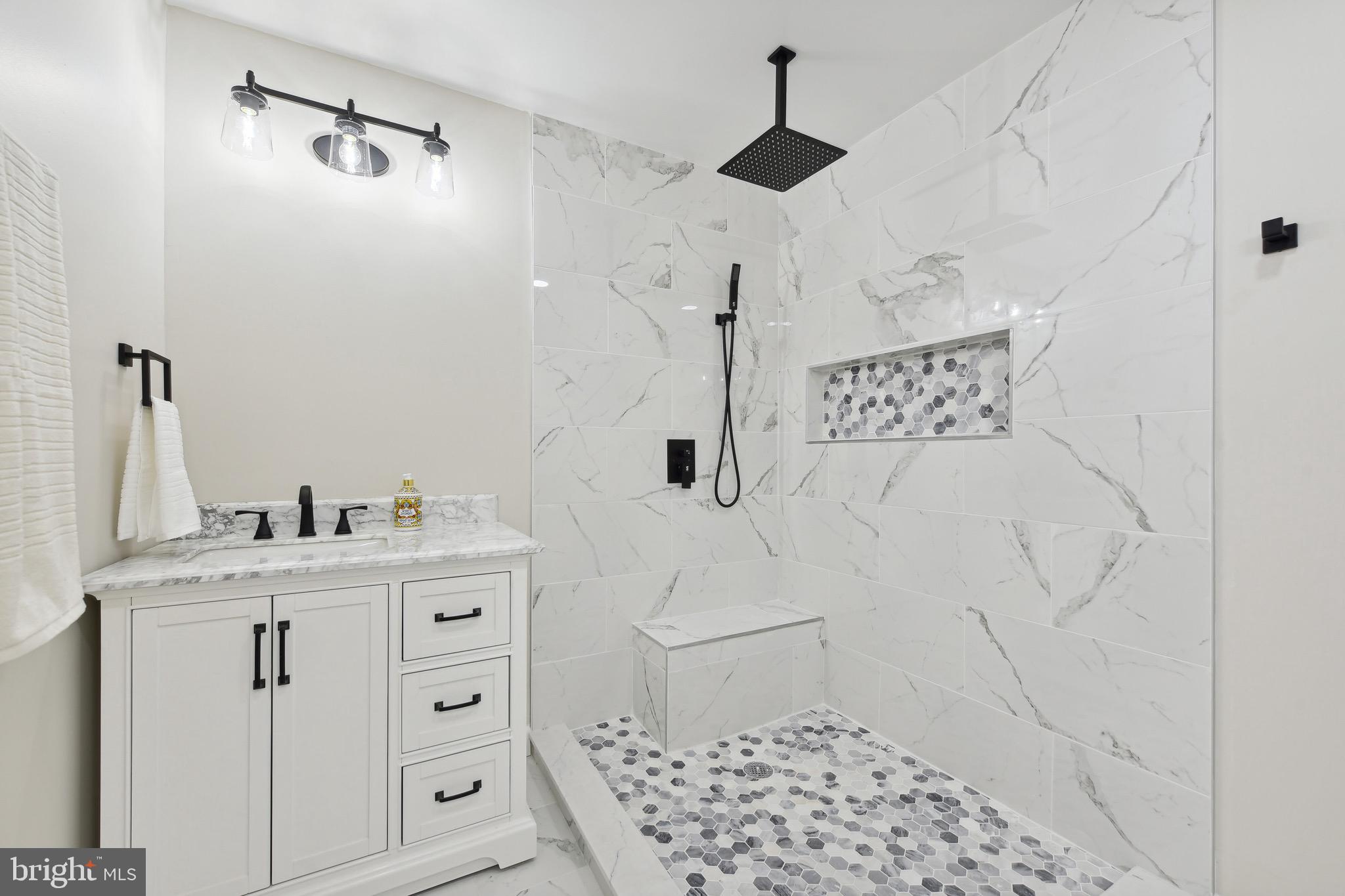 6645 McLean Drive McLean, VA 22101 - Photo 15 of 37 Primary Bathroom