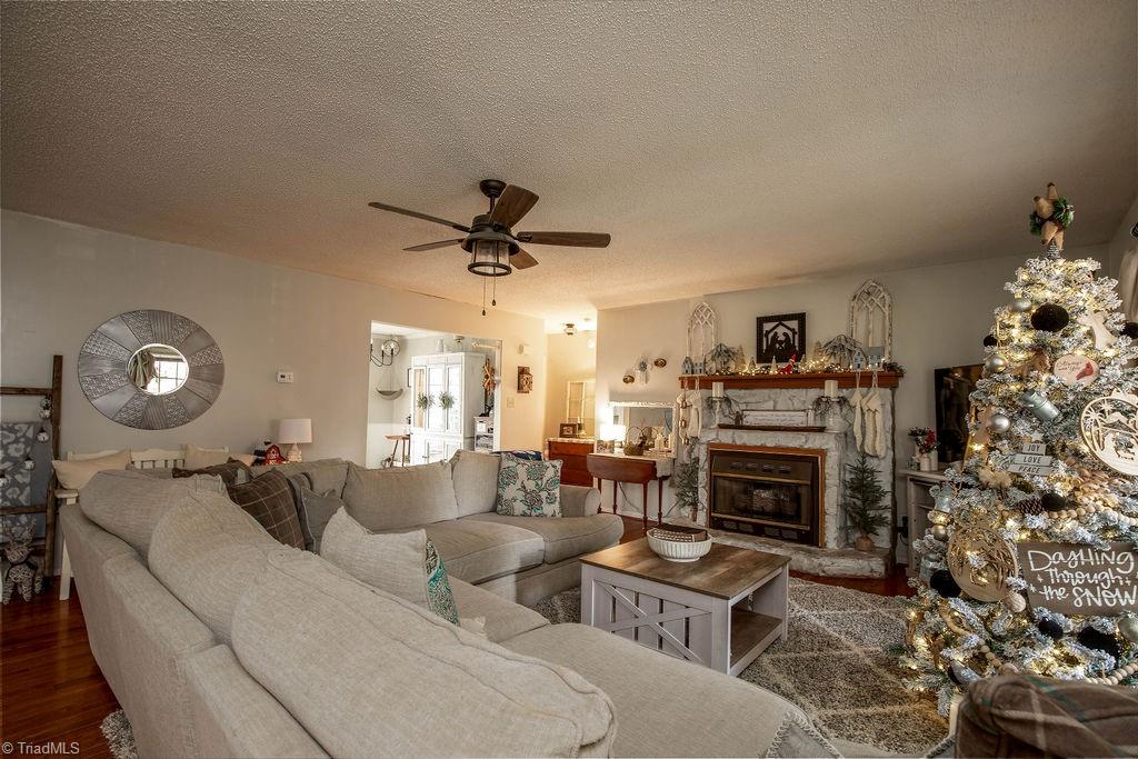 388 Back Creek Road Asheboro, NC 27205 - Photo 4 of 21