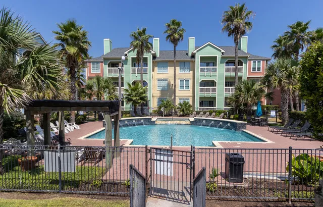 $224,900 | 7000 Seawall Boulevard, Unit 813, Galveston, TX 77551