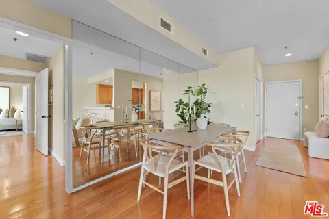 $789,000 | 10790 Rose Avenue, Unit 310, Los Angeles, CA 90034