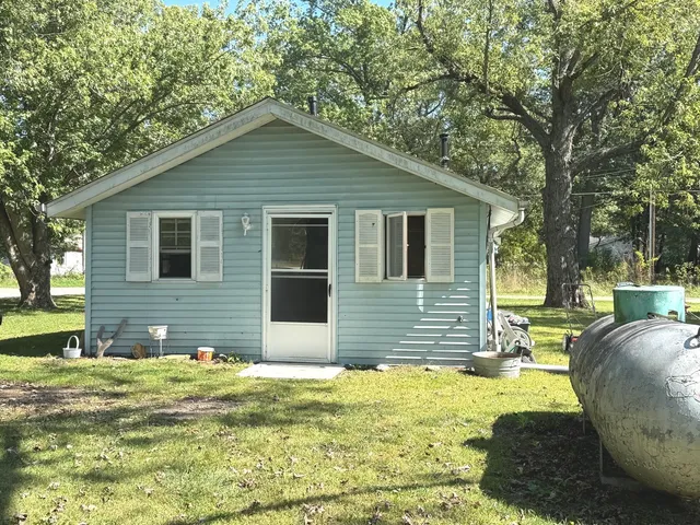 $54,900 | 3239 3rd Avenue, Momence, IL 60954