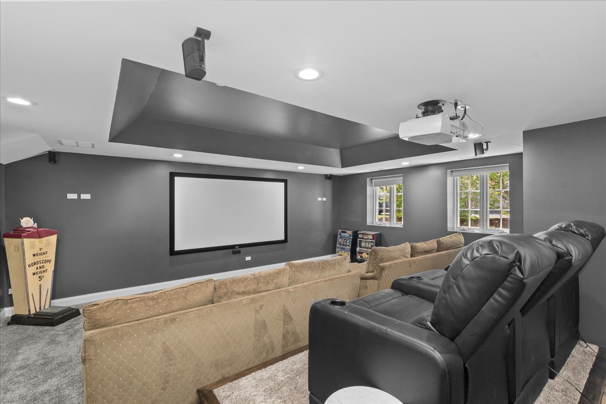 1423 Northwoods Road Deerfield, IL 60015 - Photo 24 of 39 a living room with furniture and a large window