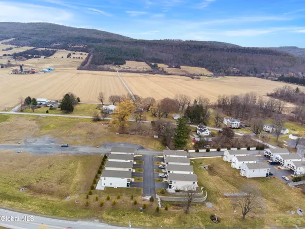 $344,900 | 133 Marjorie Lane, Unit 2, Middleburgh, NY 12122