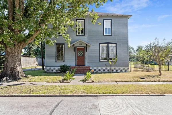 $159,800 | 806 North 4th Street, Orange, TX 77630