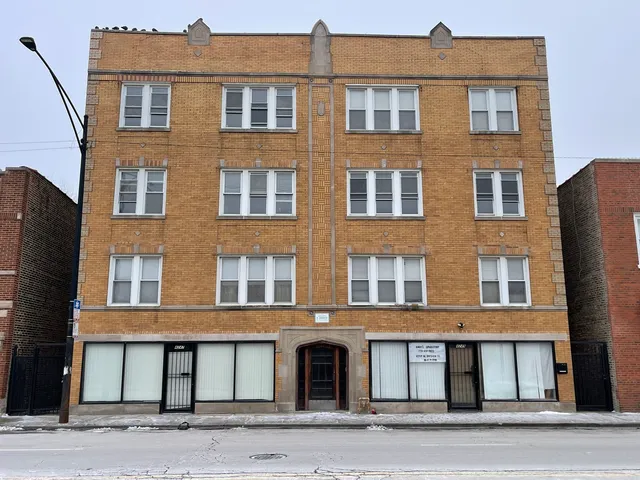 $1,595 | 4247 West Division Street, Unit 2F, Chicago, IL 60651