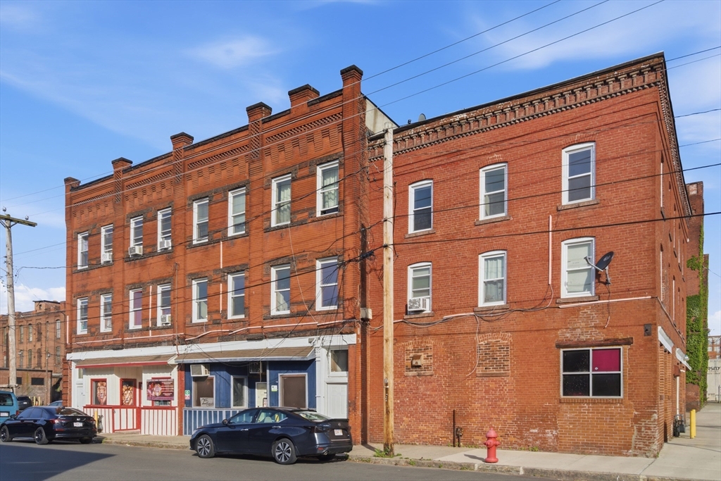 293 Clemente Street, Unit 3R Holyoke, MA 01040 - Photo 14 of 14 a front view of a building