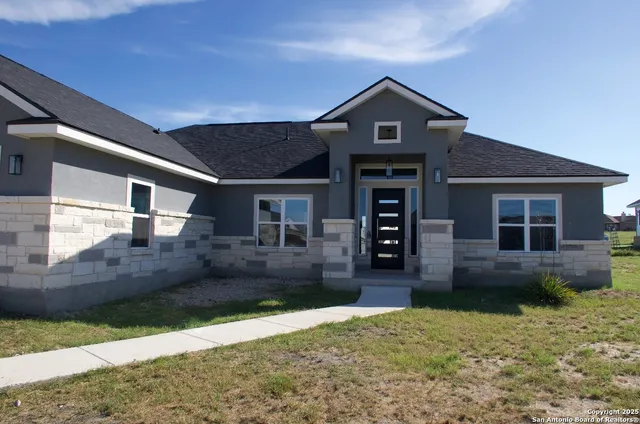 $430,000 | 113 Pine Valley Drive, La Vernia, TX 78121