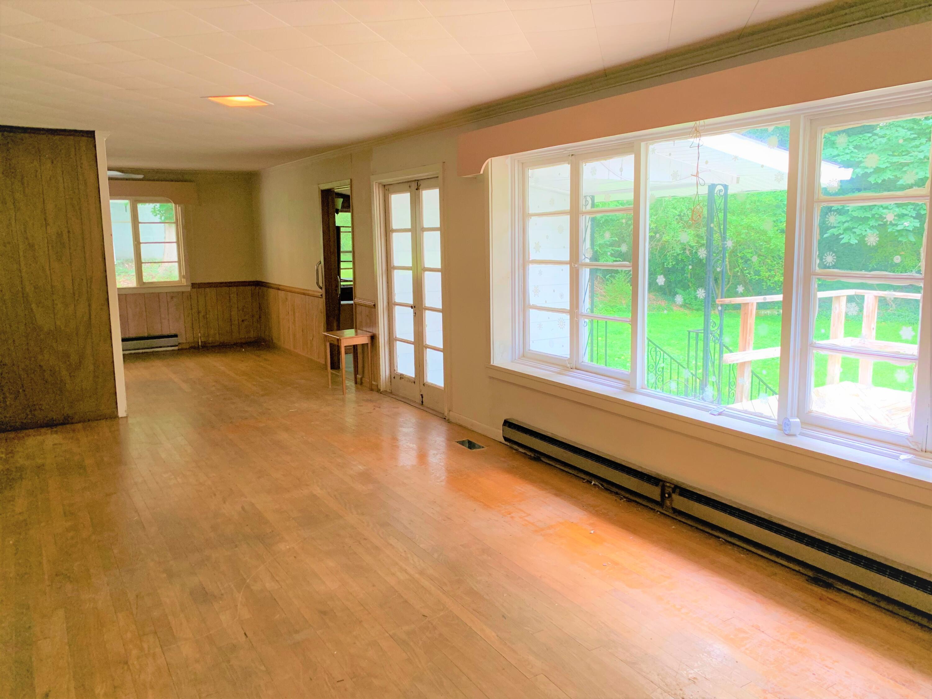 118 Taylor Road Oak Ridge, TN 37830 - Photo 2 of 18 IMG-1400