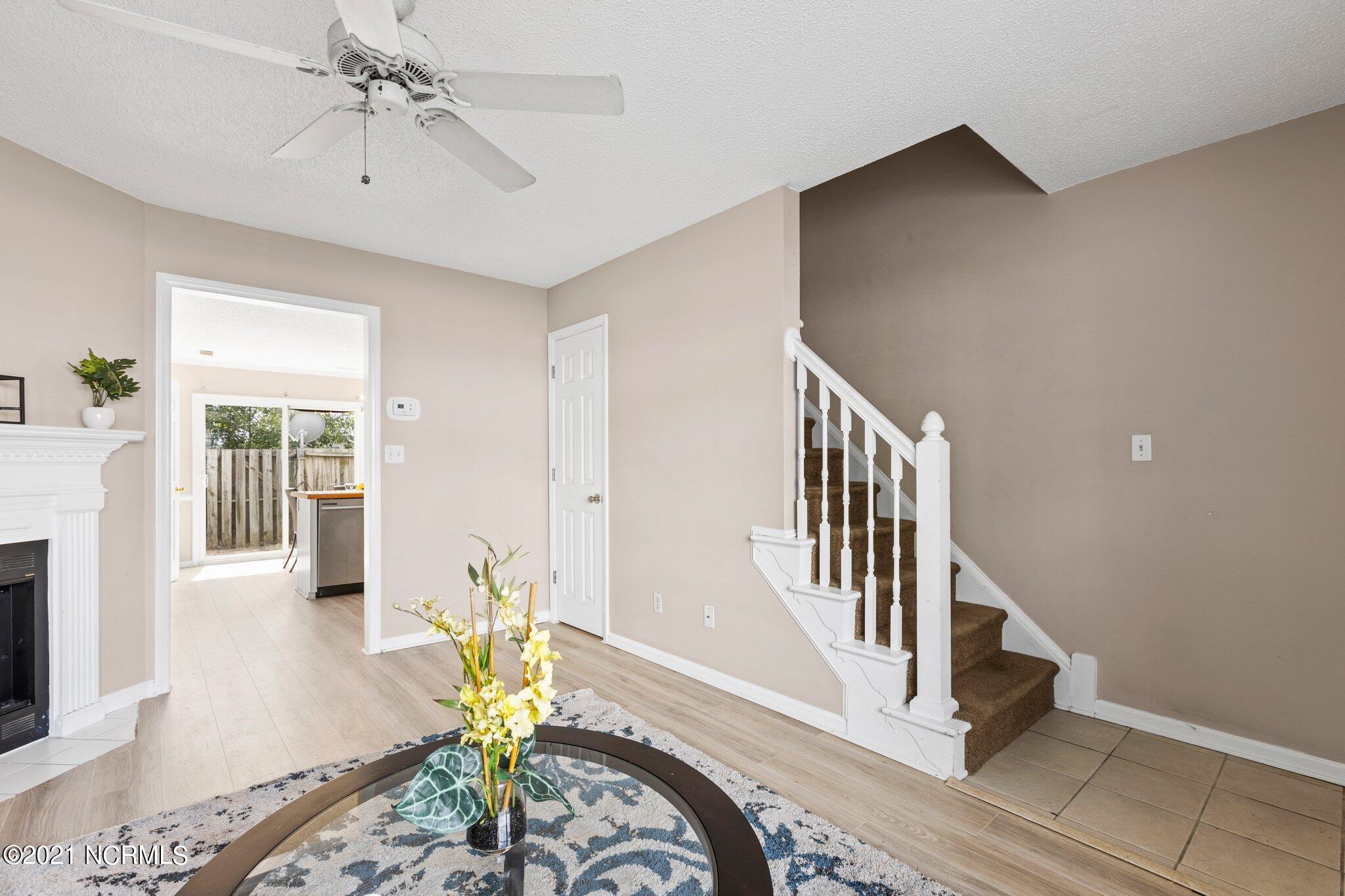 1025 Spring Forest Road, Unit E9 Greenville, NC 27834 - Photo 13 of 23 21-web-or-mls-IMGL7110
