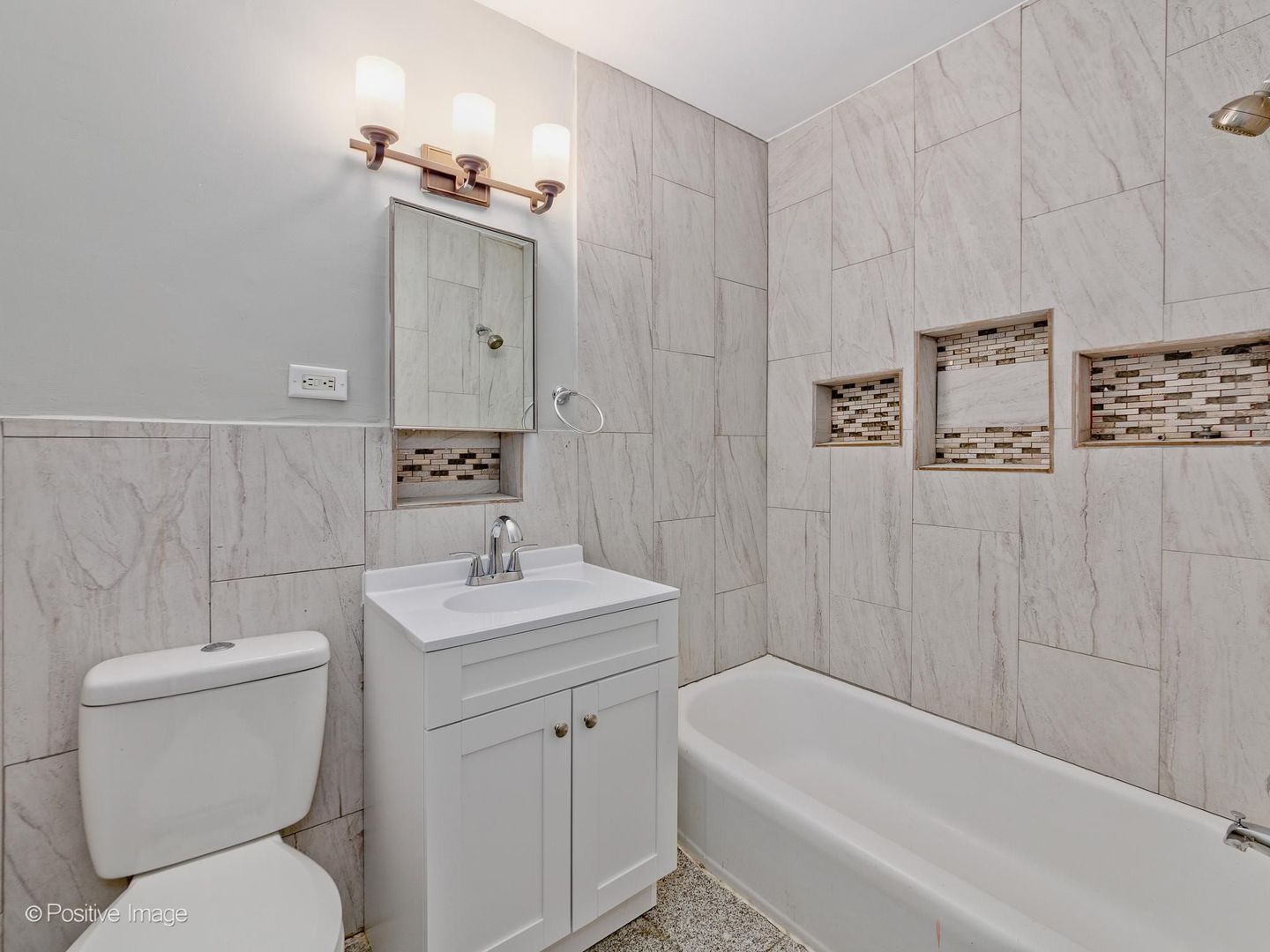 7021 North Ridge Boulevard, Unit 1E Chicago, IL 60645 - Photo 11 of 14 Gallery Image 11