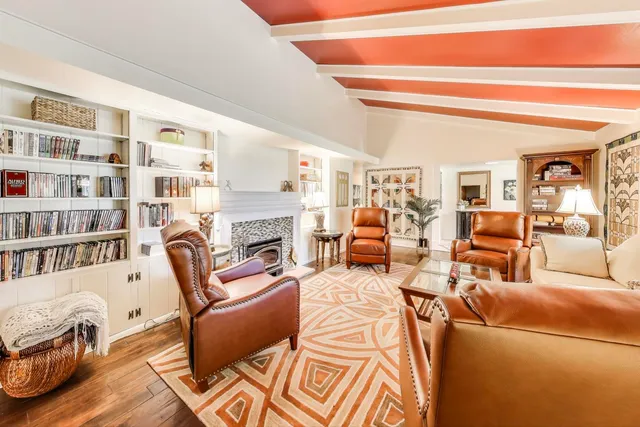 $435,000 | 1121 Forest Drive, Elgin, IL 60123