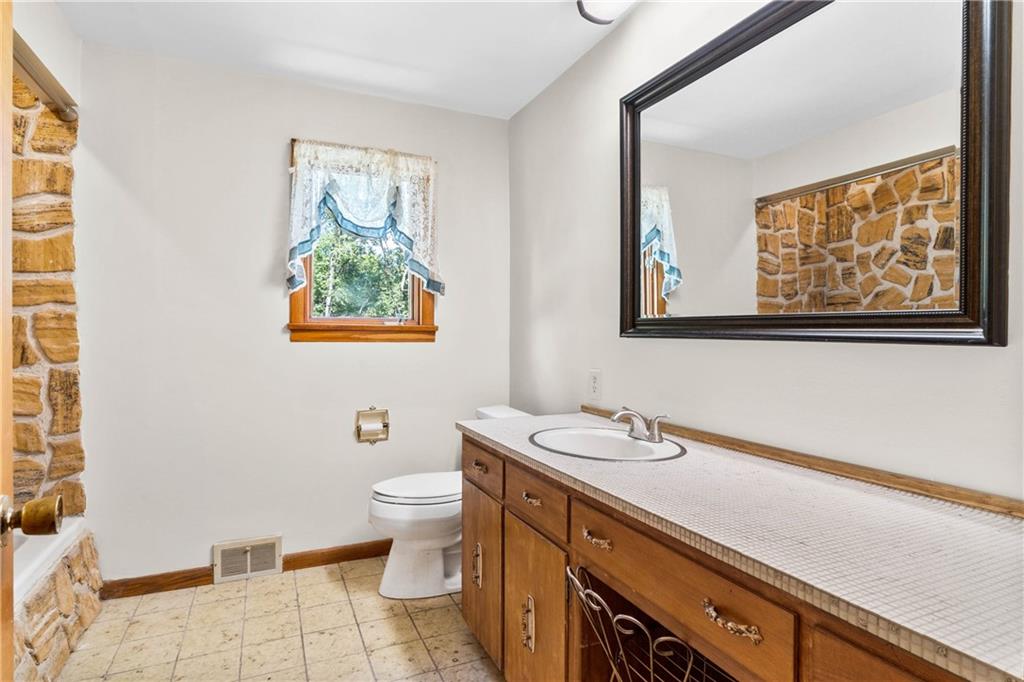 456 Brewster Road New Castle, PA 16102 - Photo 9 of 14 Gallery Image 9
