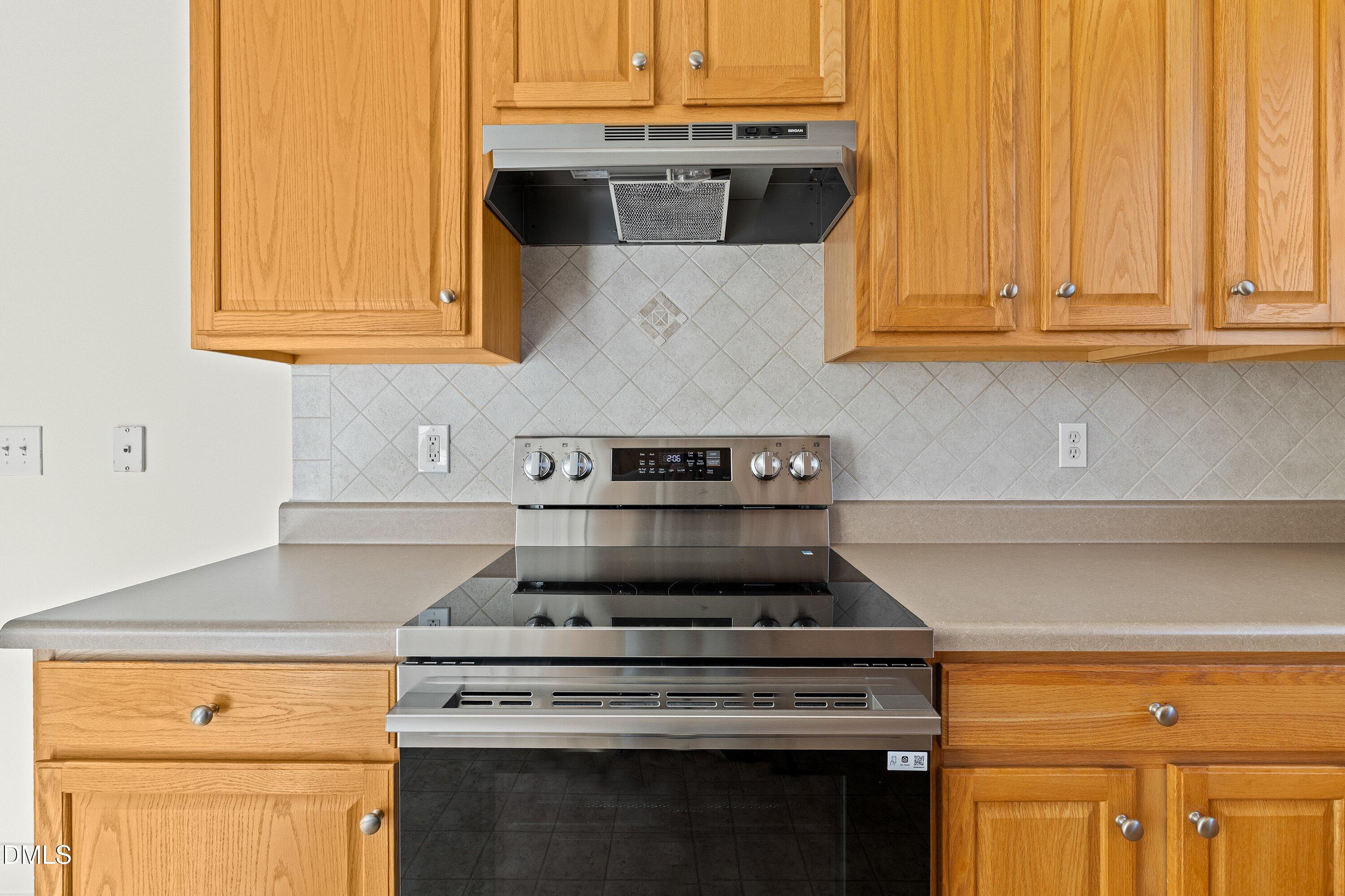 105 Rockport Ridge Way Cary, NC 27519 - Photo 10 of 39 10-105 Rockport Ridge Way_8201