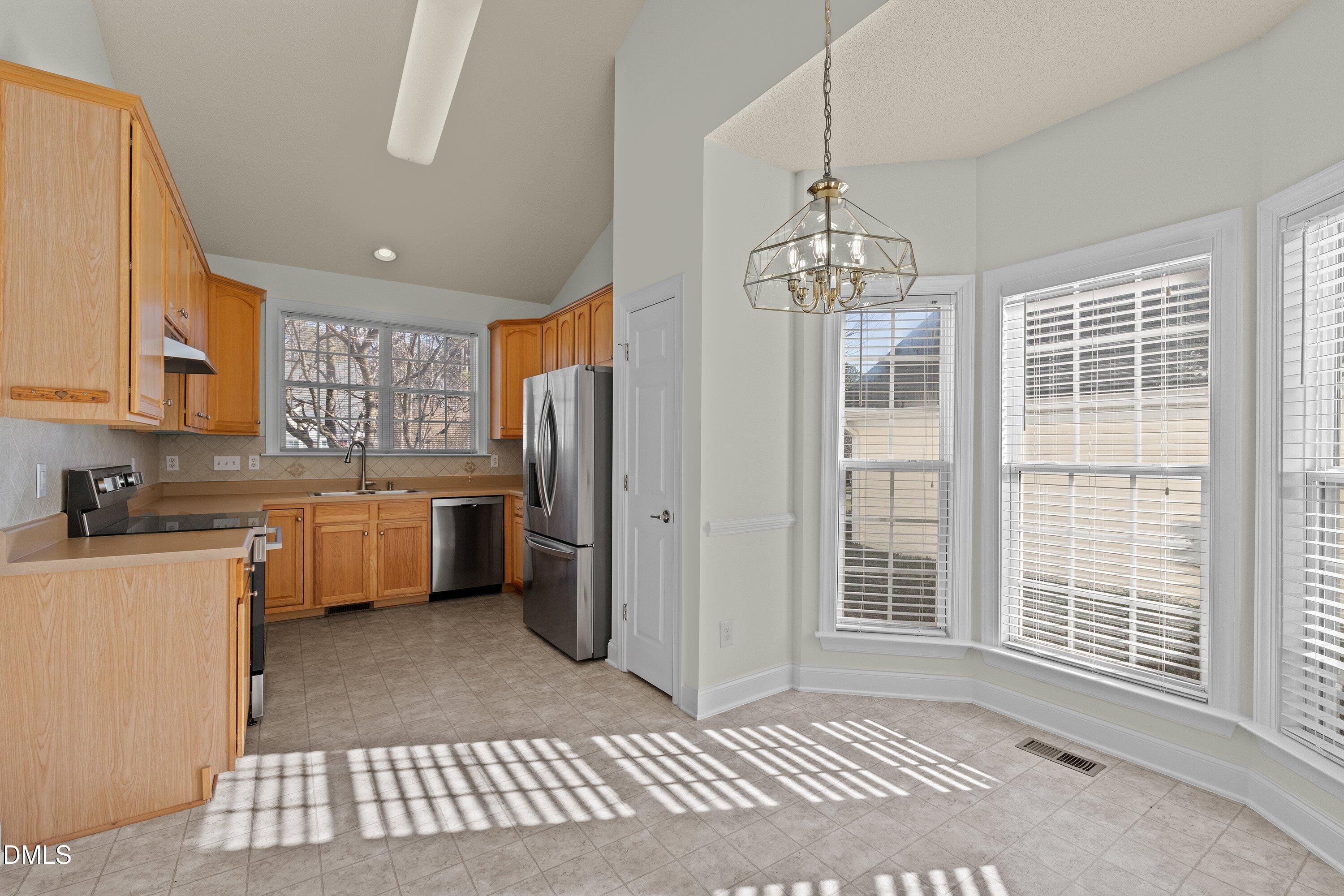 105 Rockport Ridge Way Cary, NC 27519 - Photo 12 of 39 15-105 Rockport Ridge Way_8226